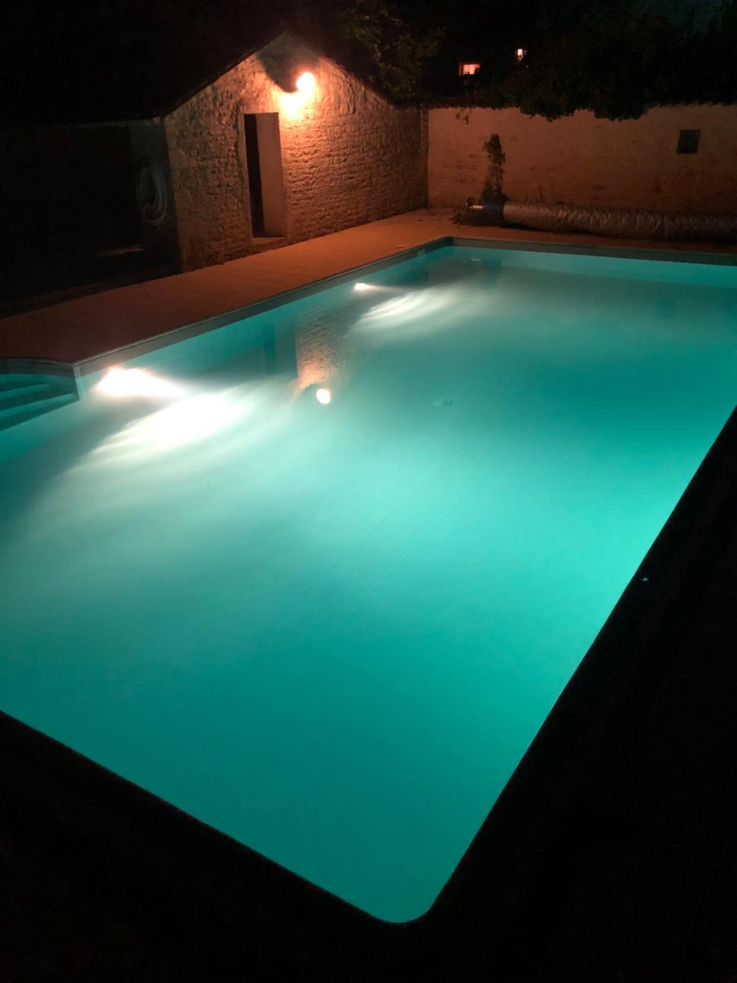 The Cool Lounge A Coulonges - Charente Panzió Kültér fotó